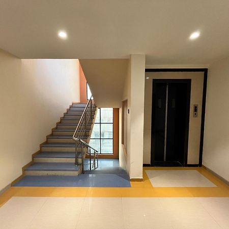 Hotel Avenue Plaza Mundra Extérieur photo